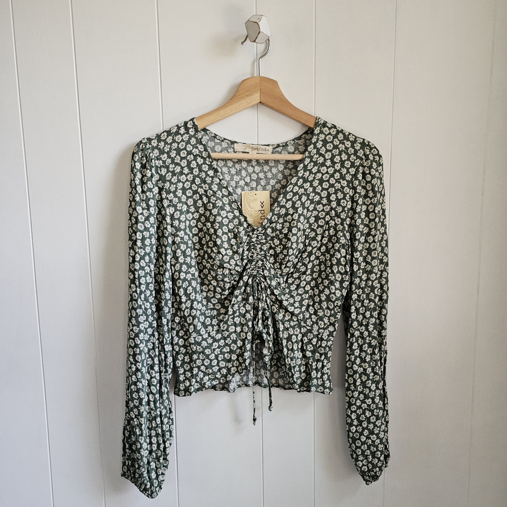 ☆ REWIND Sage Floral Tie-Front Blouse